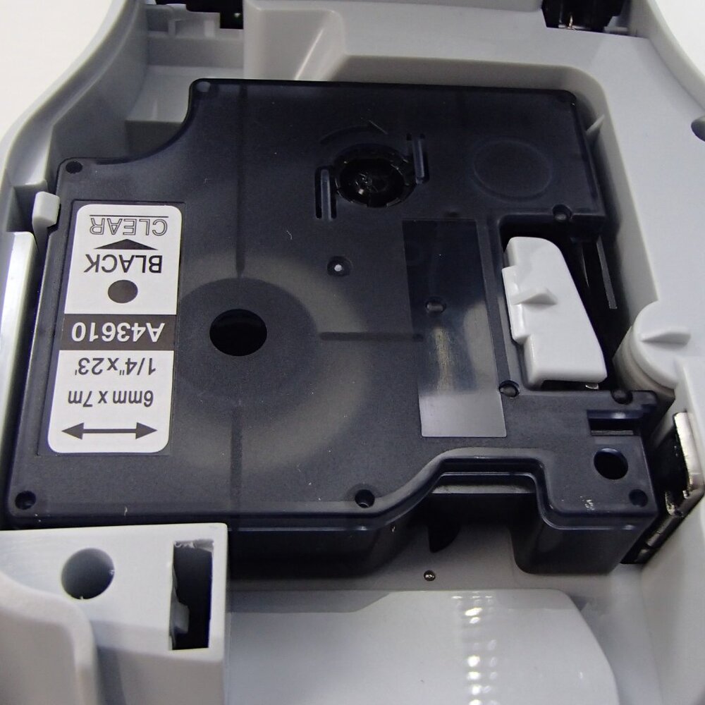 Dymo LabelManager 160 Portable Label Maker - Picture 7 of 10